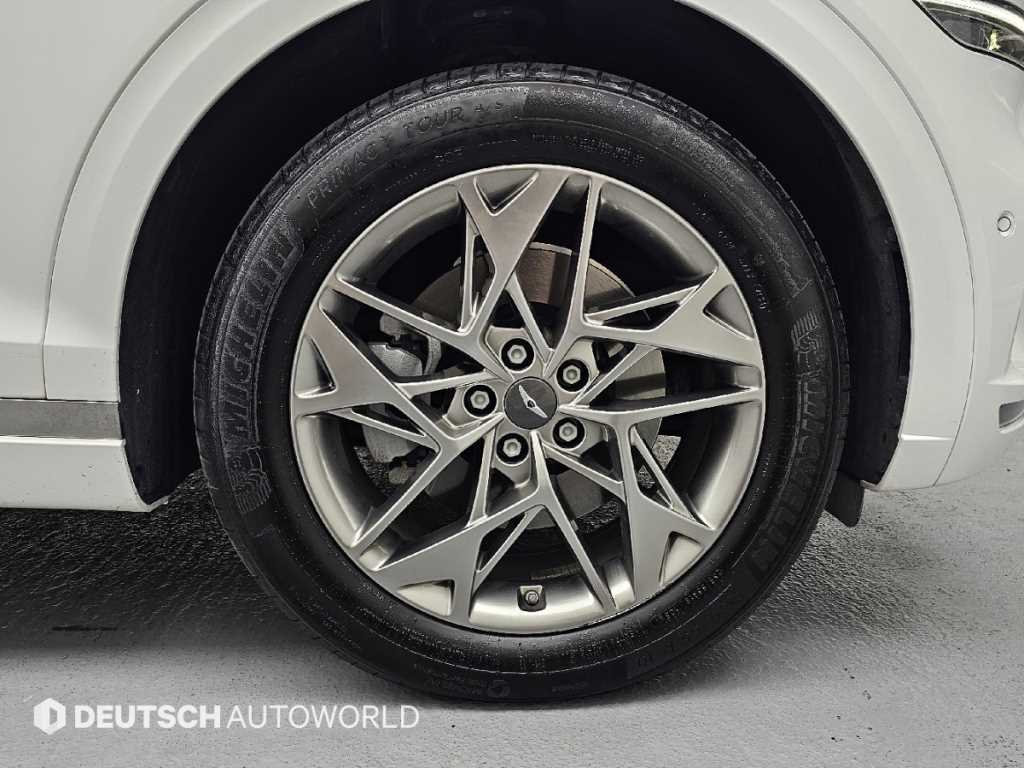 Genesis GV70 — photo 05