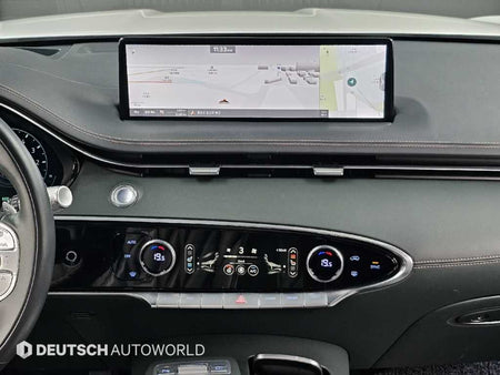 Genesis GV70 — photo 14