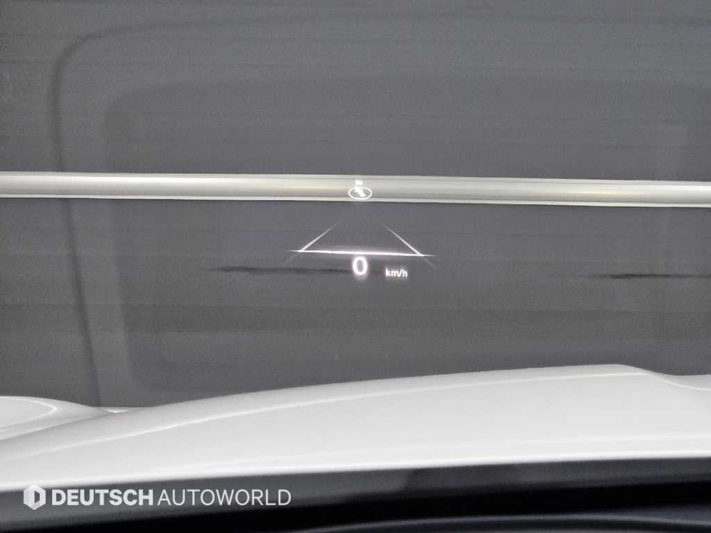 Genesis GV70 — photo 18