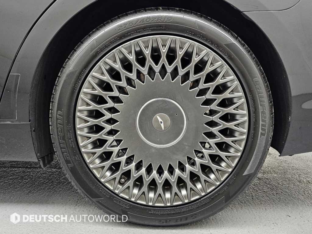 Genesis G90 — photo 05