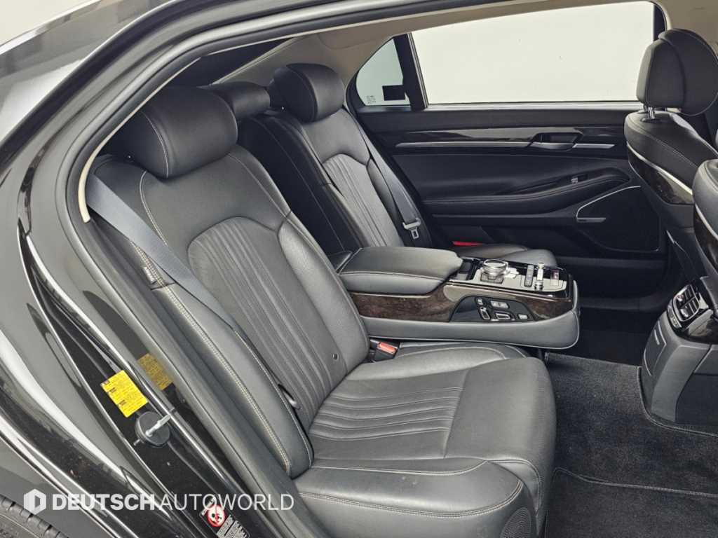 Genesis G90 — photo 12