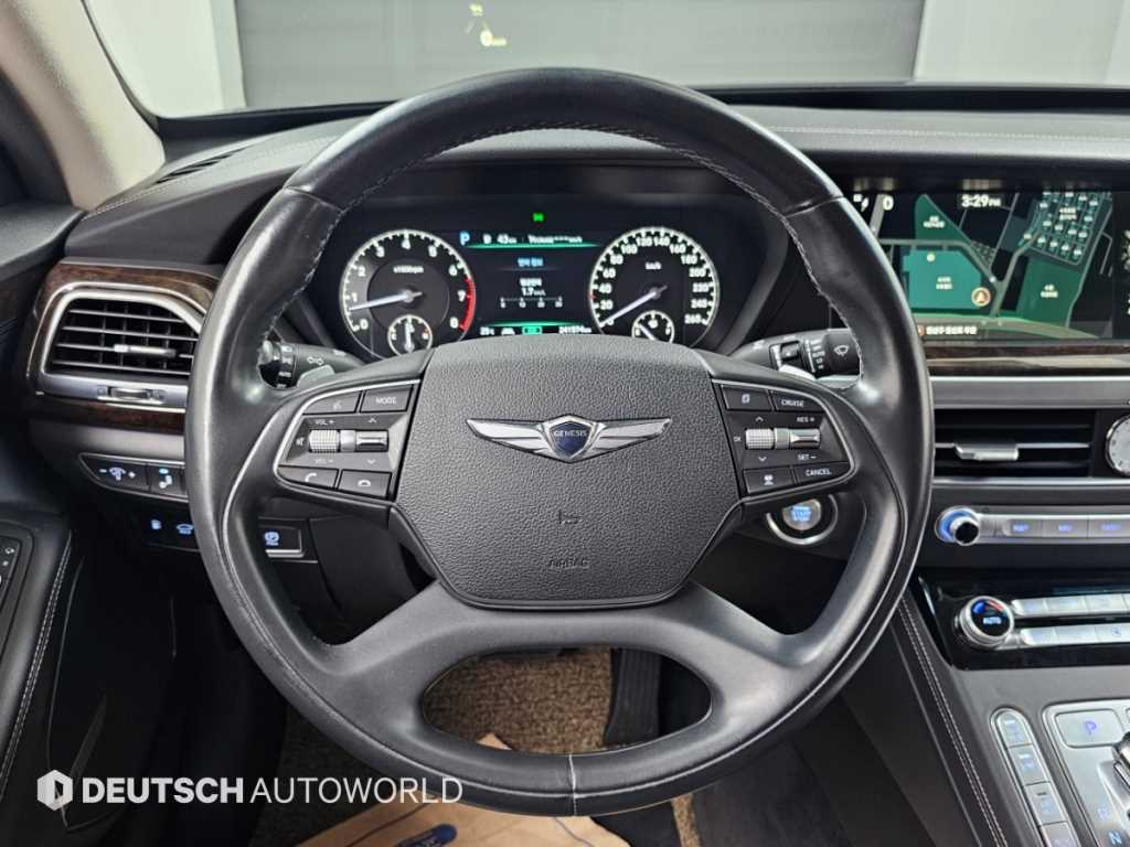 Genesis G90 — photo 13