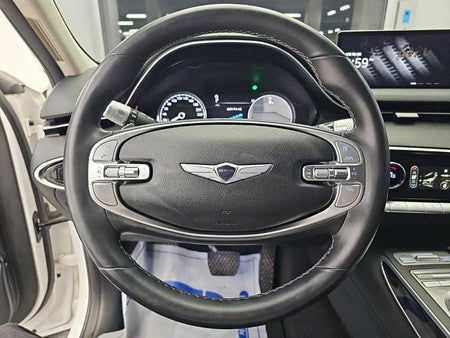 Genesis GV70 — photo 09