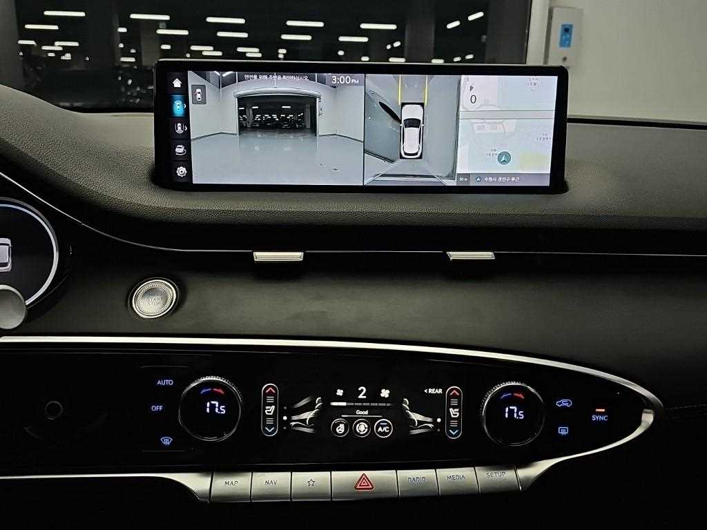 Genesis GV70 — photo 10