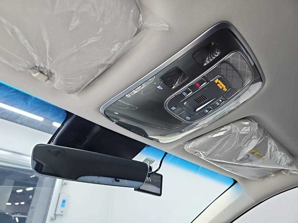 Genesis GV70 — photo 16