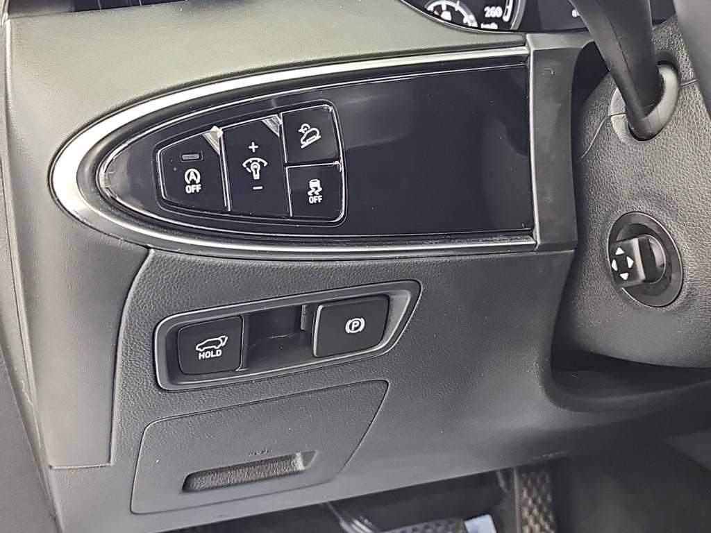 Genesis GV70 — photo 18
