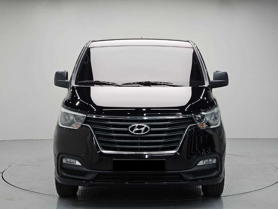 Hyundai Starex — photo 02