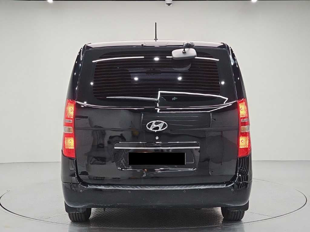 Hyundai Starex — photo 03