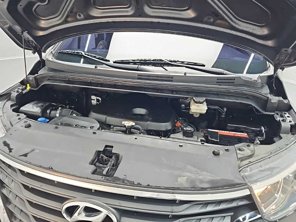 Hyundai Starex — photo 05