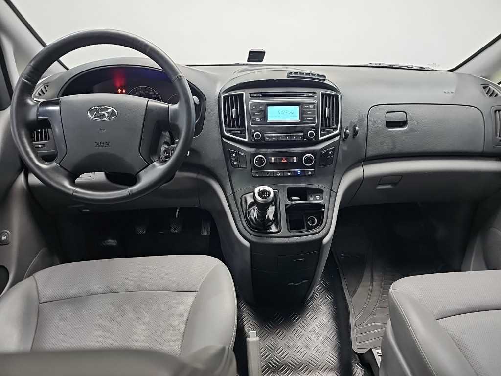 Hyundai Starex — photo 07