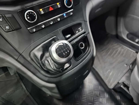 Hyundai Starex — photo 08