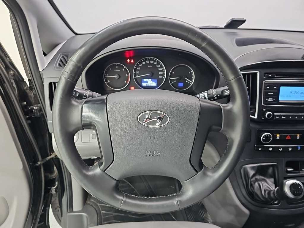 Hyundai Starex — photo 09
