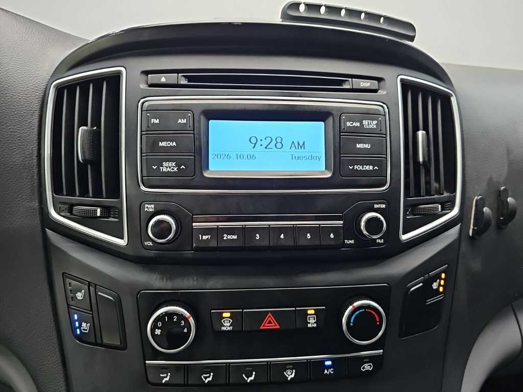 Hyundai Starex — photo 10