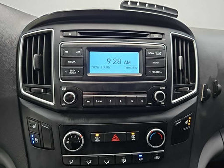 Hyundai Starex — photo 10