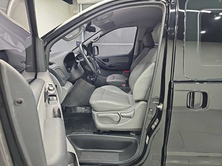 Hyundai Starex — photo 11