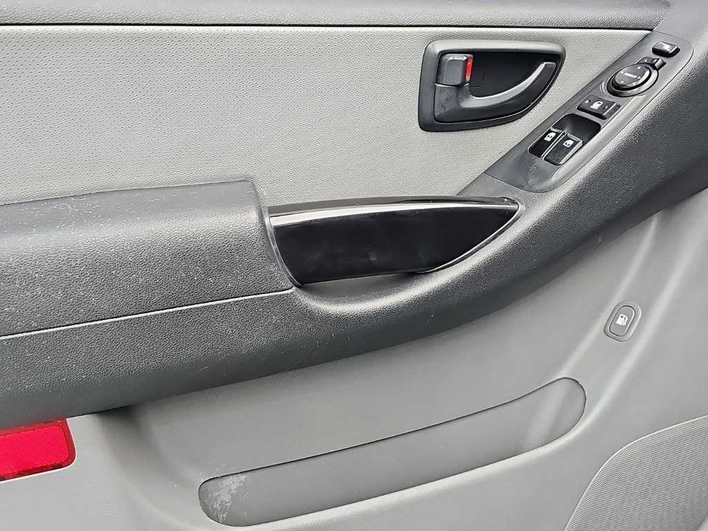 Hyundai Starex — photo 13