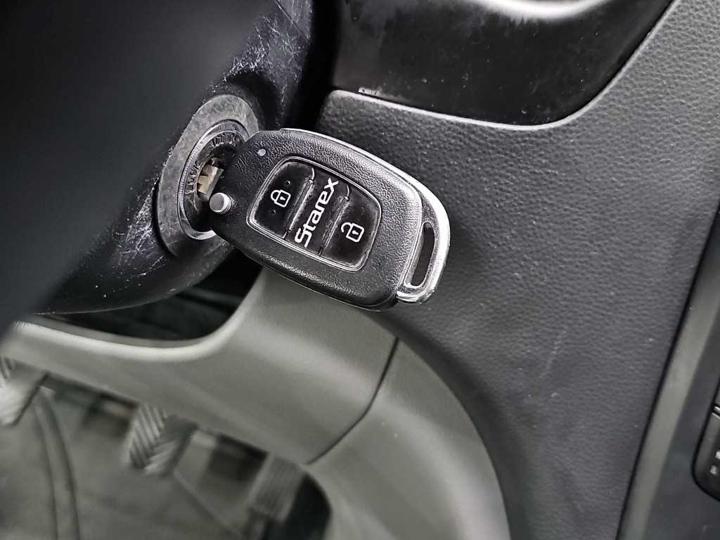 Hyundai Starex — photo 15