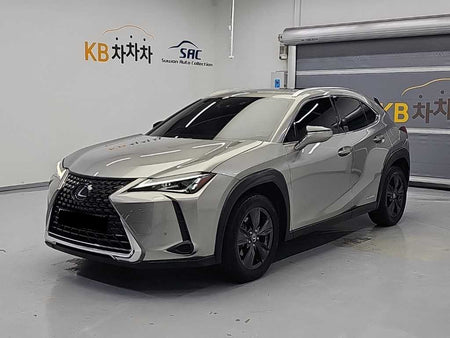 Lexus UX — photo 02