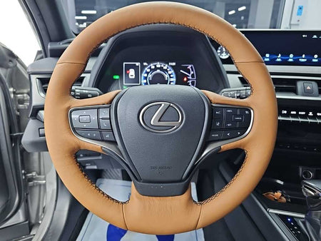Lexus UX — photo 09