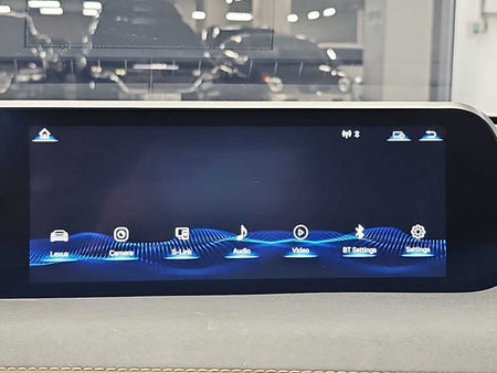 Lexus UX — photo 15