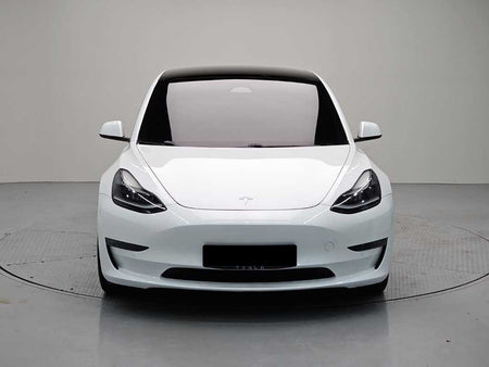 Tesla Model 3 — photo 02