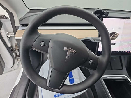 Tesla Model 3 — photo 09