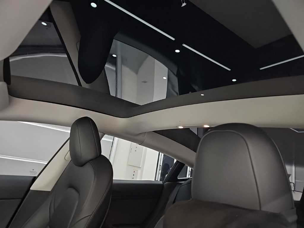 Tesla Model 3 — photo 13