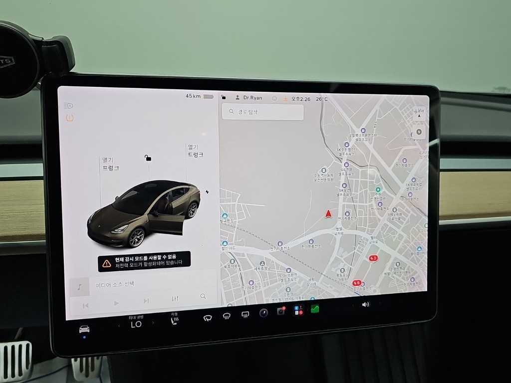 Tesla Model 3 — photo 14