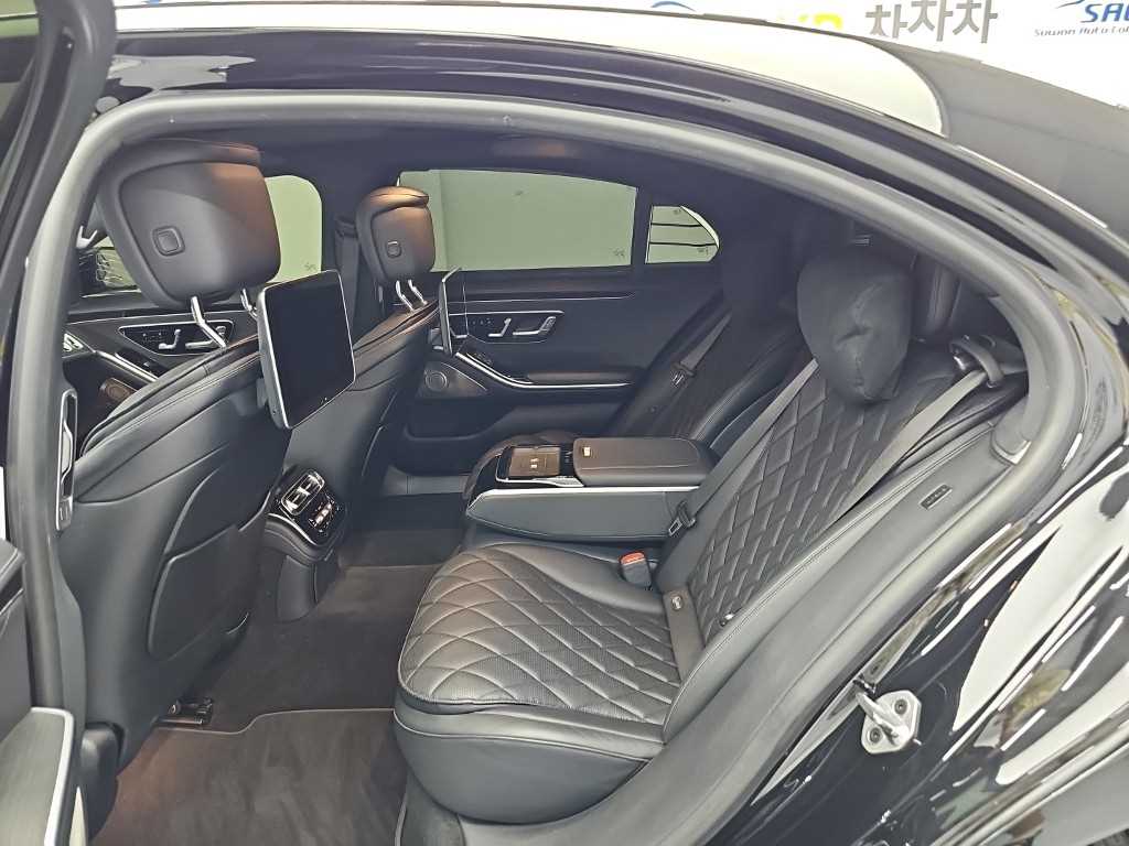 Mercedes-Benz S-Class — photo 12