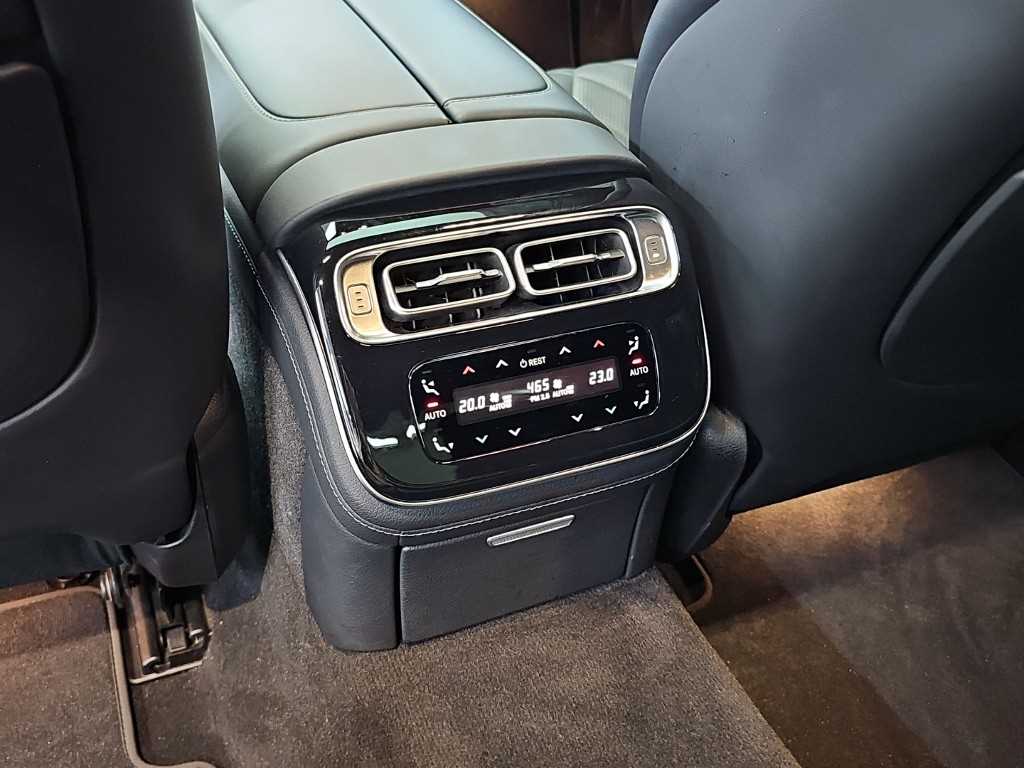 Mercedes-Benz S-Class — photo 13