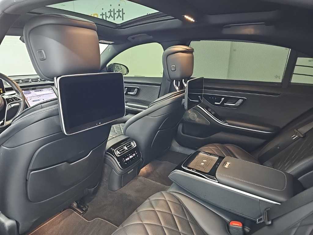 Mercedes-Benz S-Class — photo 15