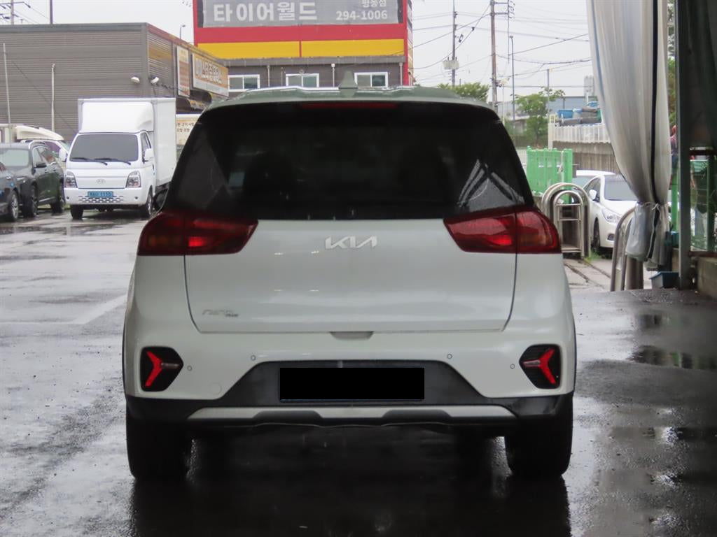Kia Niro — photo 04
