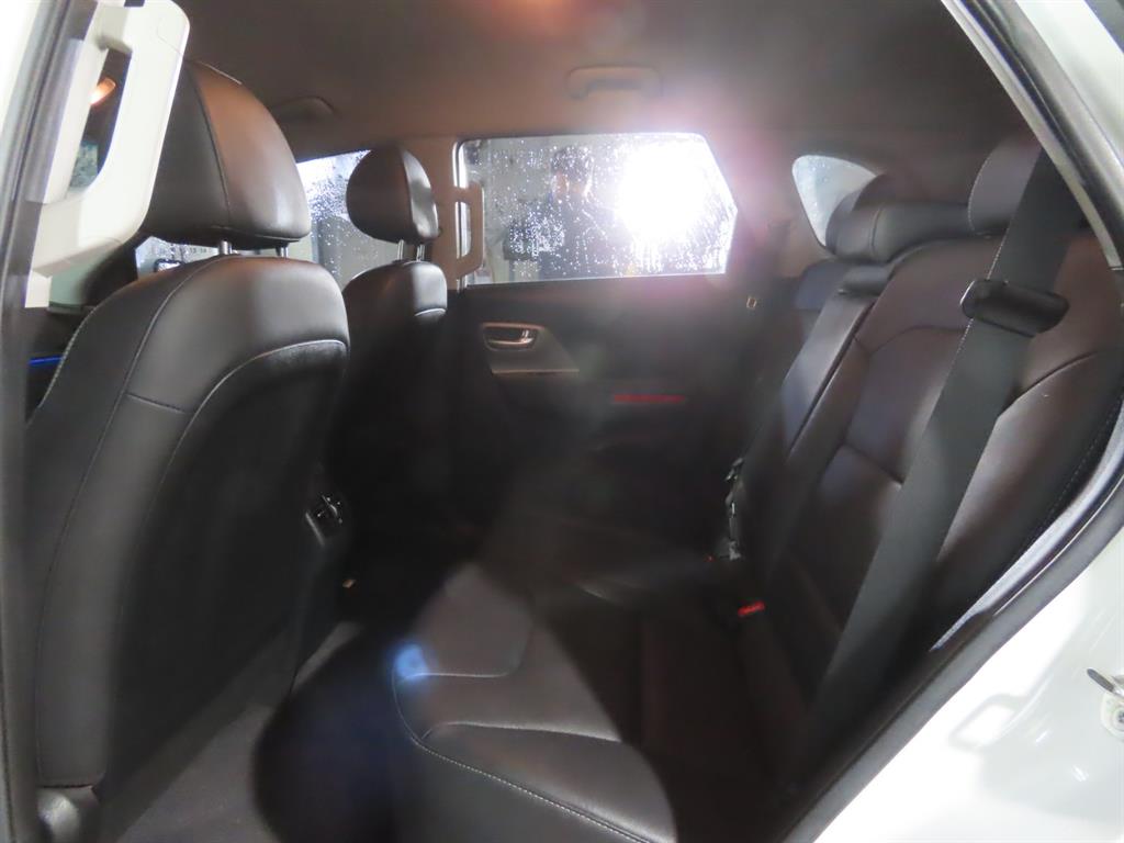 Kia Niro — photo 07