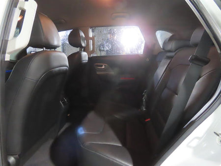 Kia Niro — photo 07
