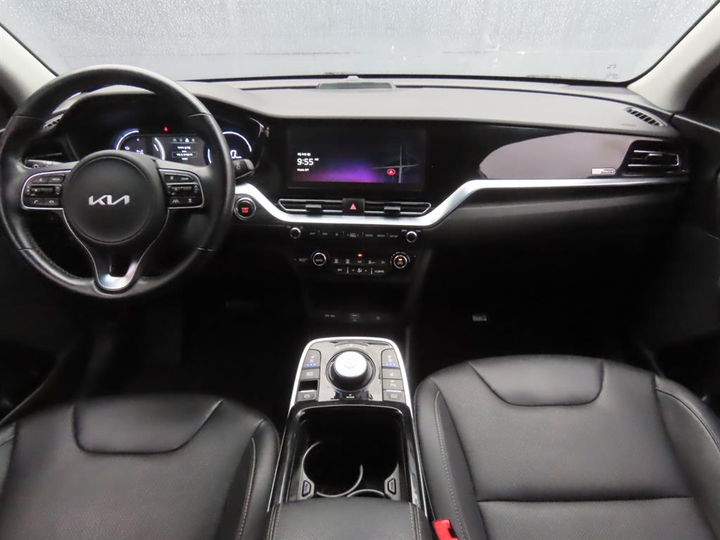 Kia Niro — photo 08