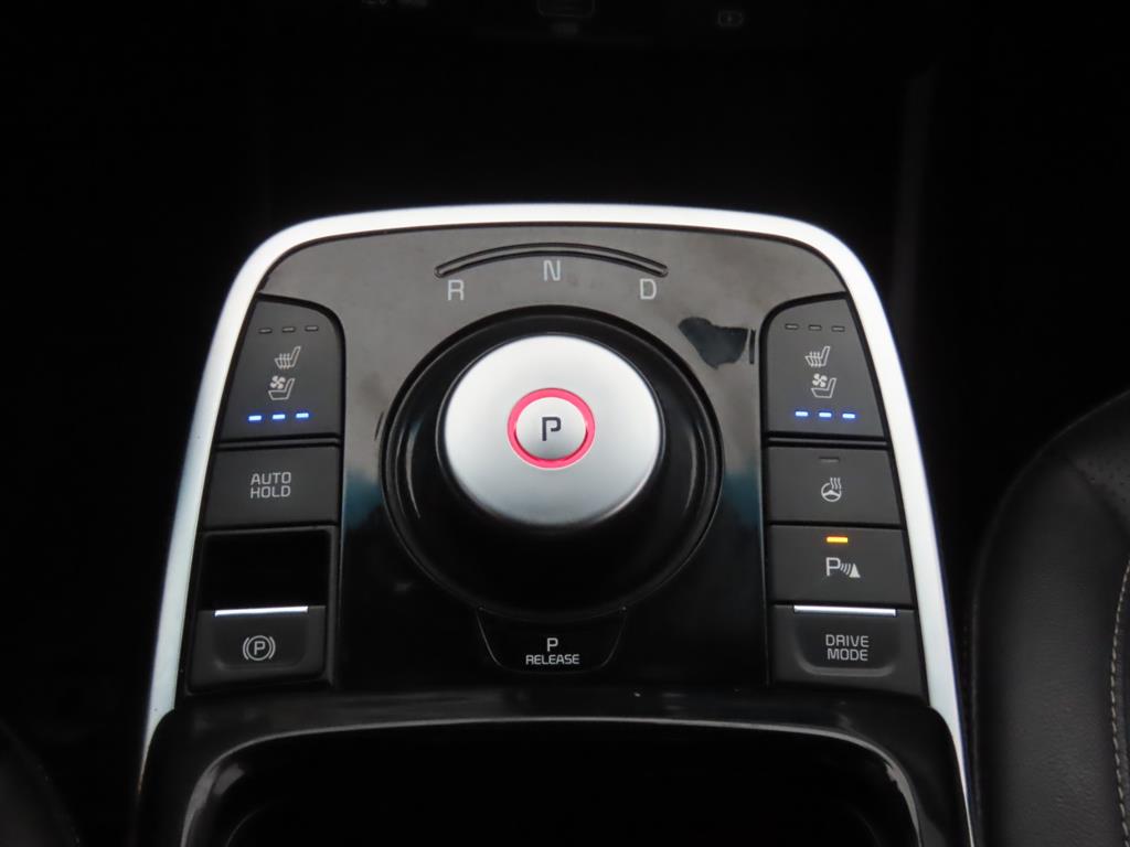 Kia Niro — photo 12