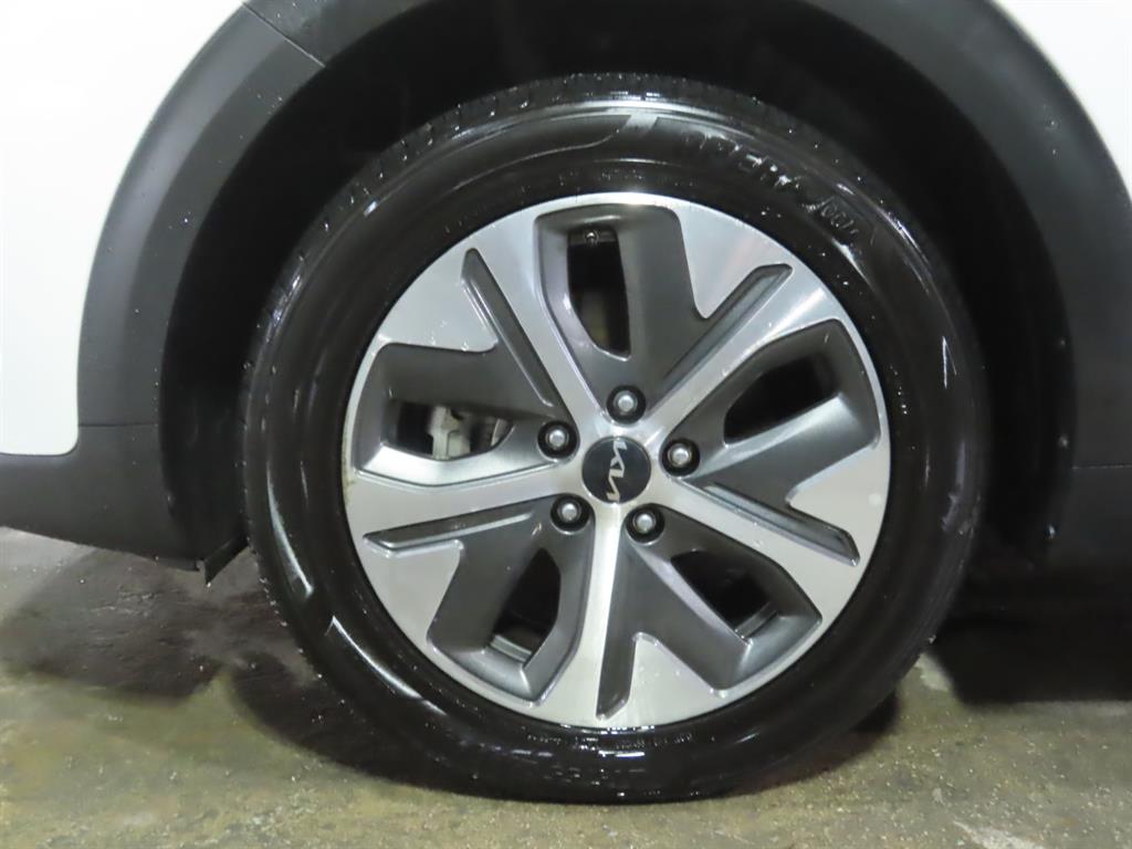 Kia Niro — photo 20