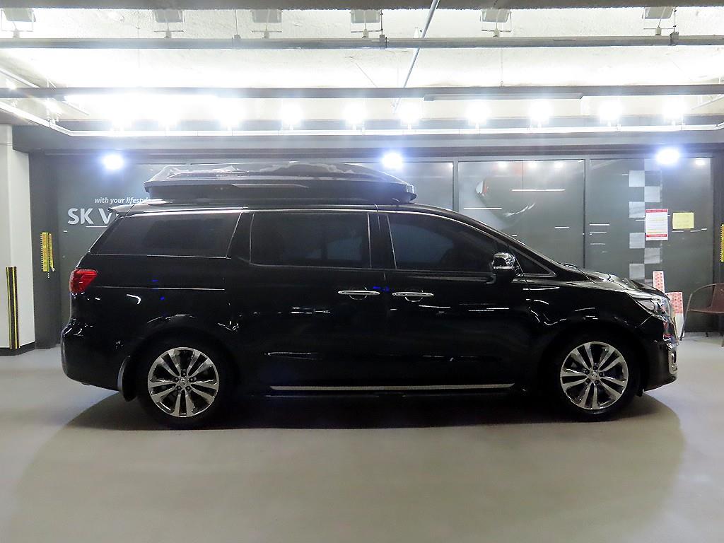 Kia Carnival — photo 03