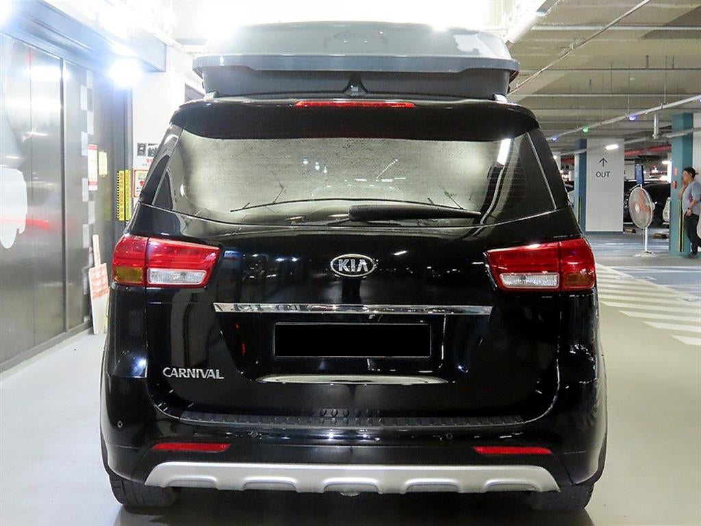 Kia Carnival — photo 05