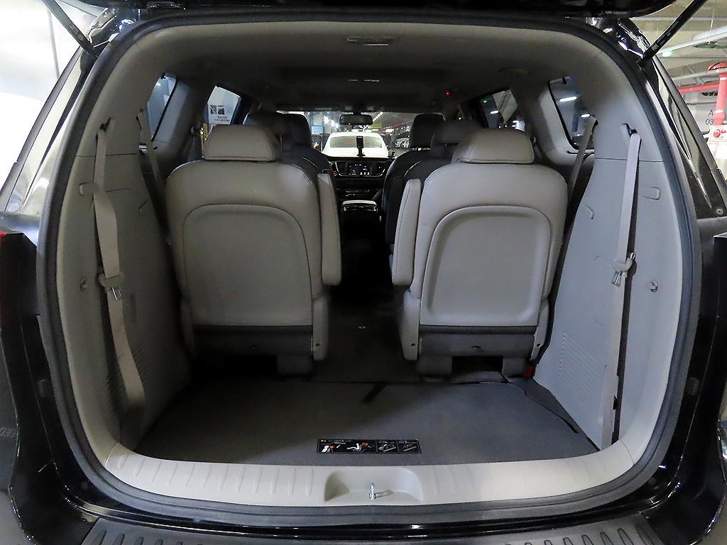 Kia Carnival — photo 17