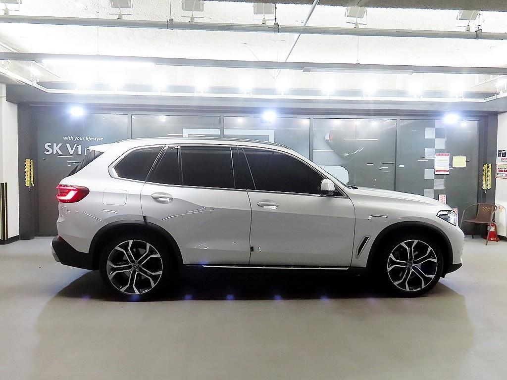 BMW X5 — photo 03