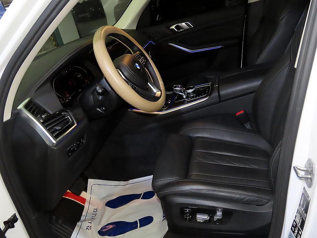 BMW X5 — photo 06