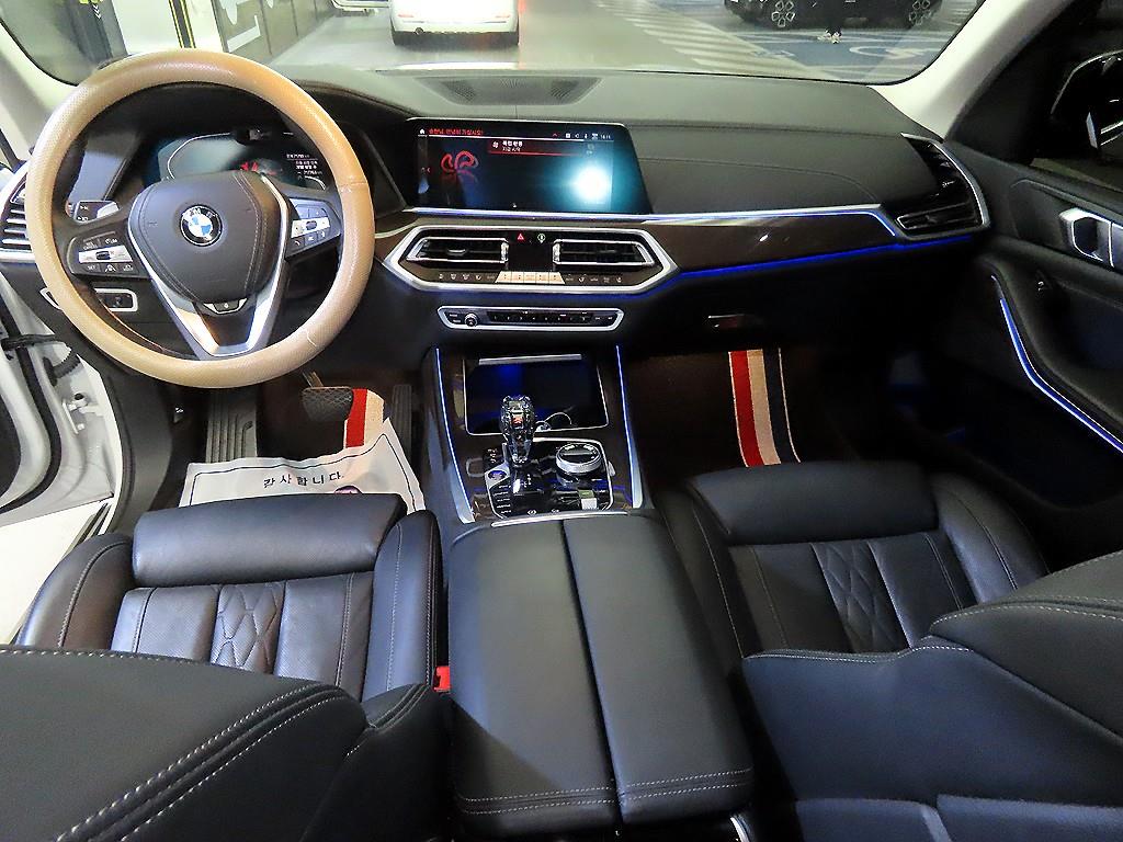 BMW X5 — photo 10