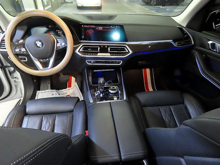 BMW X5 — photo 10