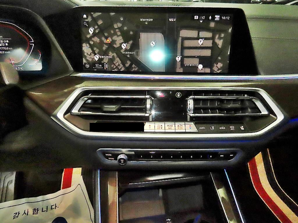 BMW X5 — photo 11