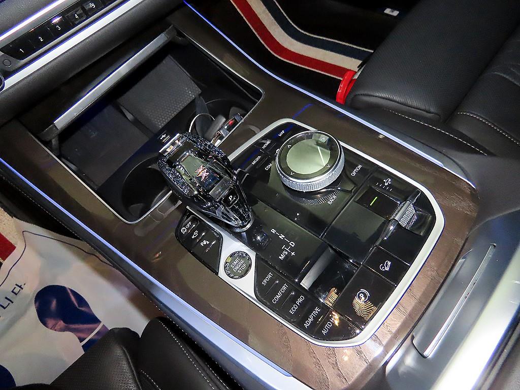 BMW X5 — photo 12