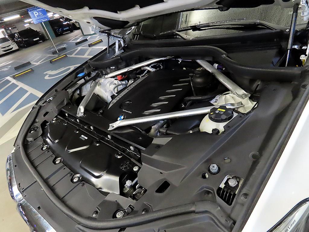 BMW X5 — photo 19