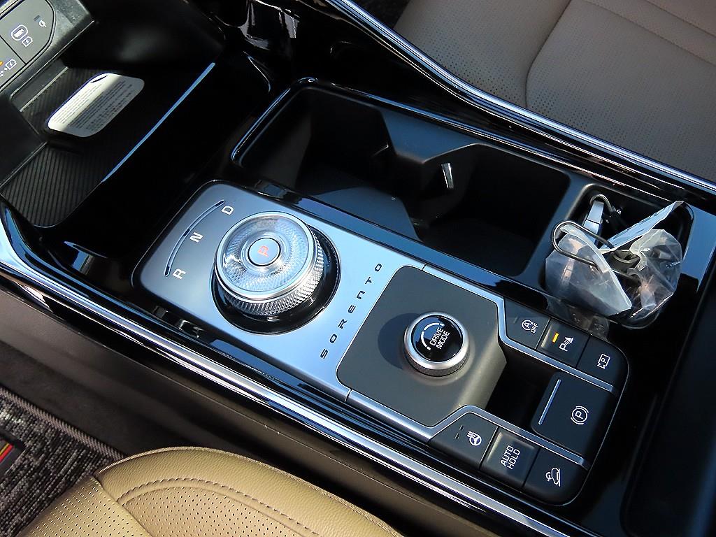 Kia Sorento — photo 12