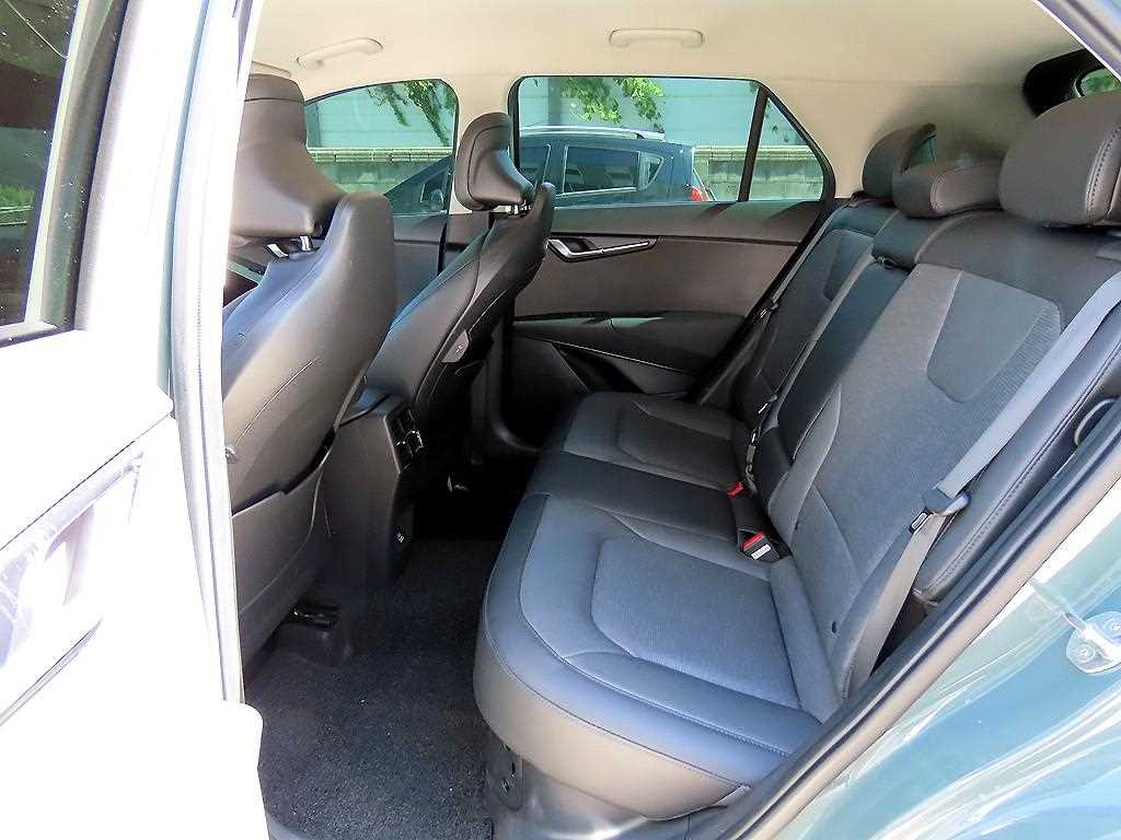 Kia Niro — photo 06