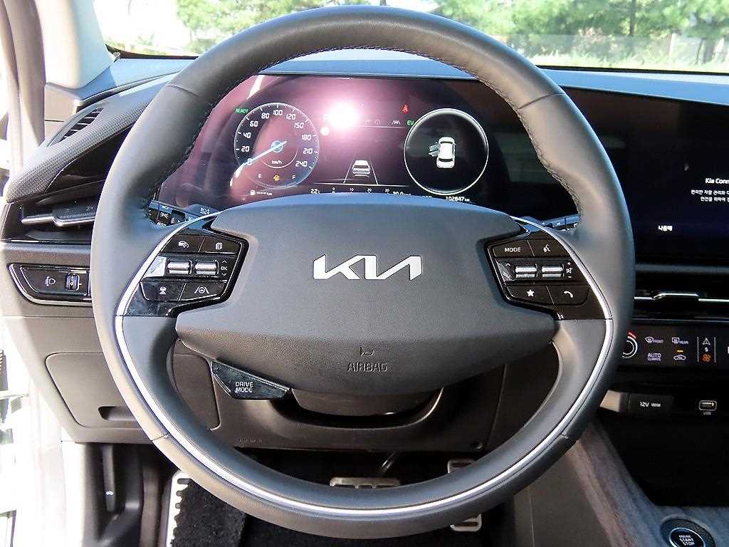 Kia Niro — photo 08